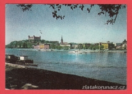 Bratislava - pohľad z Petržalky na hrad II