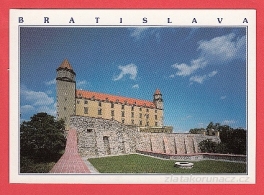 https://www.zlatakorunacz.cz/eshop/products_pictures/bratislava-pohled-na-hrad-ii-1416488963.jpg