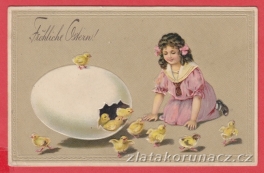 Holčička s kuřátky a vejcem
