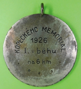 https://www.zlatakorunacz.cz/eshop/products_pictures/kopeckeho-memorial-1926-i-misto-v-behu-1558689544-b.jpg